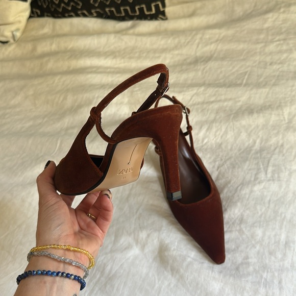 Velvet slingbacks - Picture 3 of 4